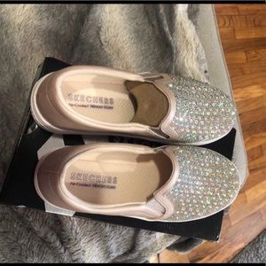 Sketchers Jeweled slip on sneakers pink